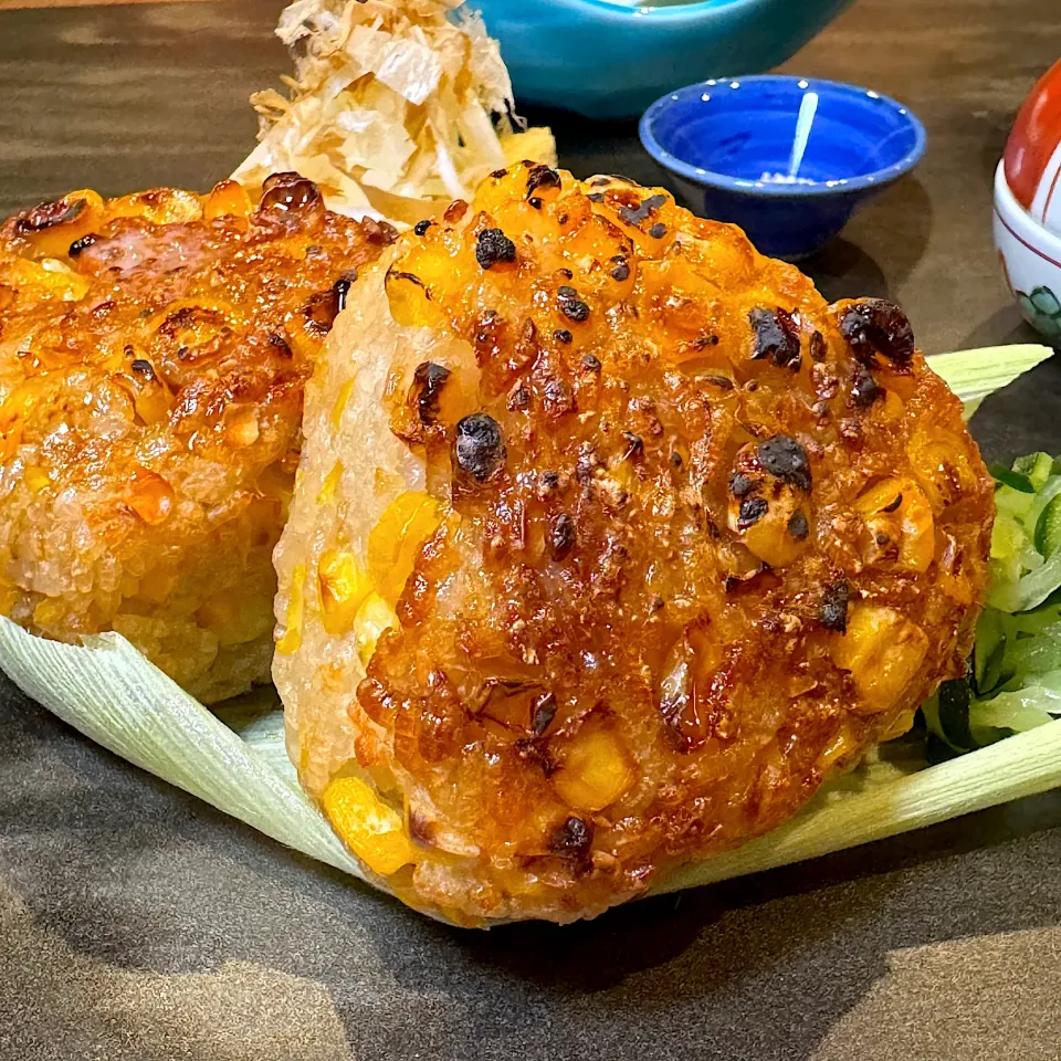 バター醤油焼きとうもろこしおむすび🍙|ぞうさんのお台所さん