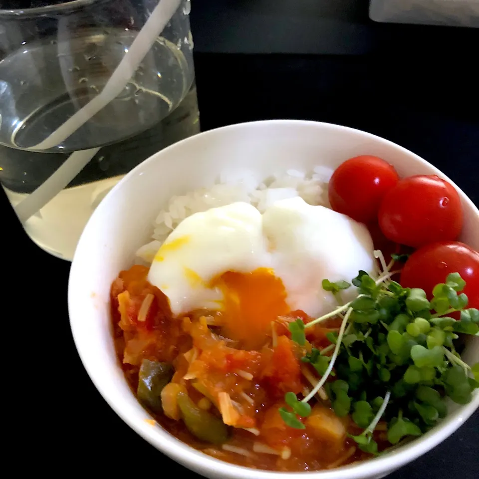 12:44 野菜カレー🍛半熟卵のせ|へれ子さん