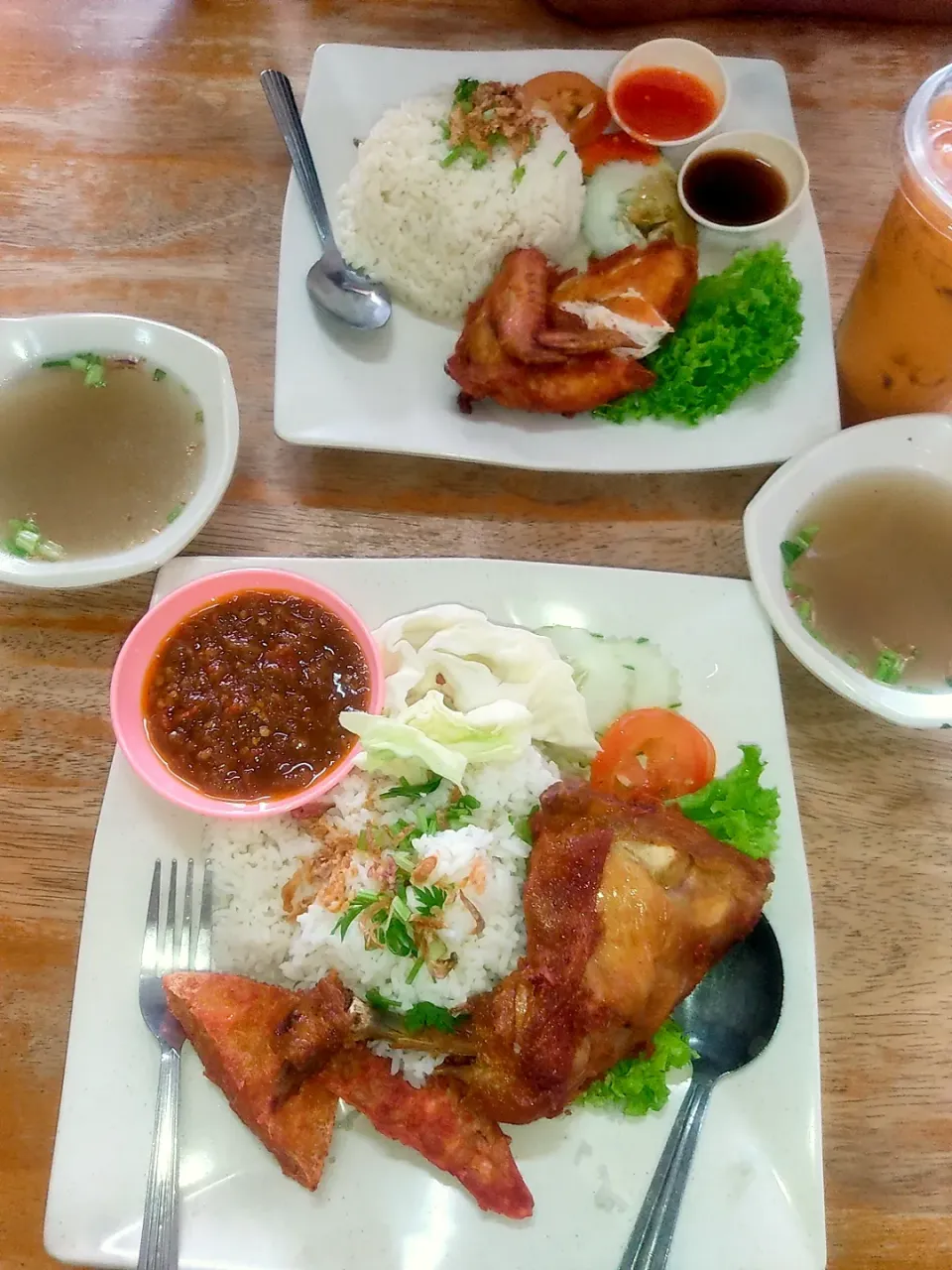 lunch time 
chicken rice 
Penyet chicken rice|DarrlyingAdamAbdMalekさん