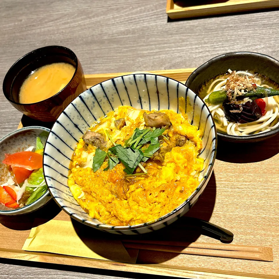 炭や。よつ葉の親子丼|カズマさん