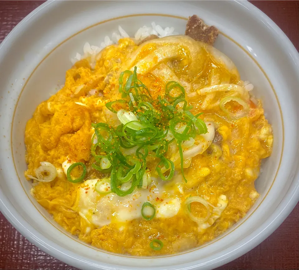 豚から丼 590円|すくらんぶるえっぐさん