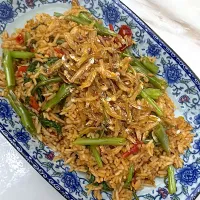 Snapdishの料理写真:Nasi goreng kampung/ villager’s fried rice with hot chillies and dried anchovies|Jocelyn SETさん