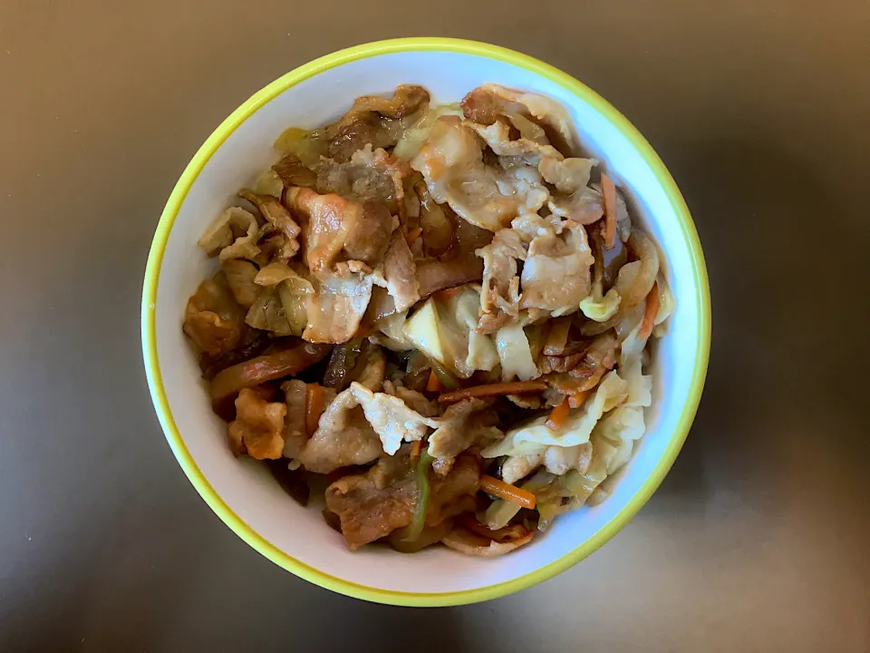 豚肉野菜炒め丼|ばーさんさん