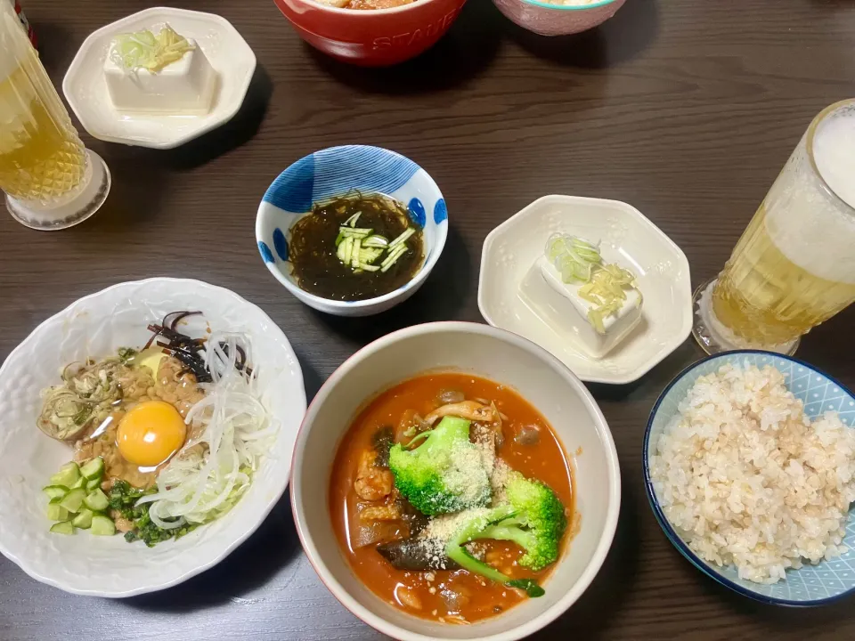 ⚫︎鶏肉と茄子他野菜のトマト煮込み
⚫︎納豆卵
⚫︎冷奴
⚫︎もずく酢
⚫︎玄米50%ご飯
⚫︎ビール|tatsuponさん