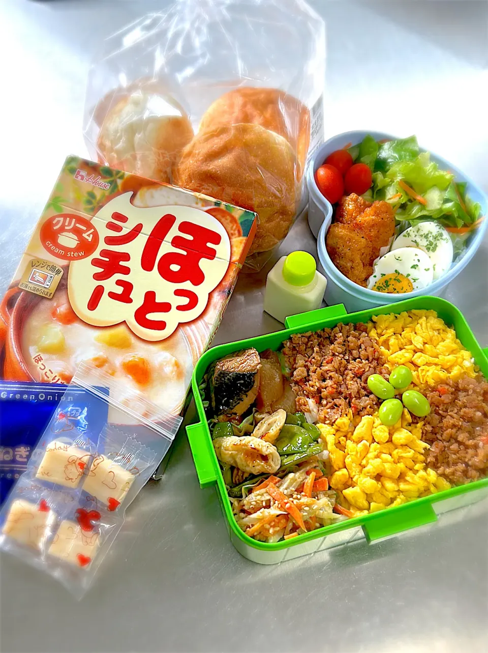 R6.8/15(木) ·͜·♡玄米入りパン＆2色弁当👨🏻‍🍳|hamakoさん