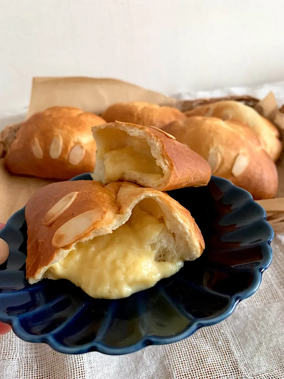 熱々♡焼きたてクリームパン|いちごさん