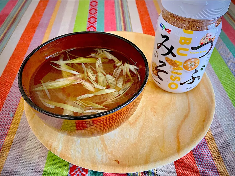 つぶみそで
みょうがの味噌汁|🌻ako ·͜·♡peco🌻さん