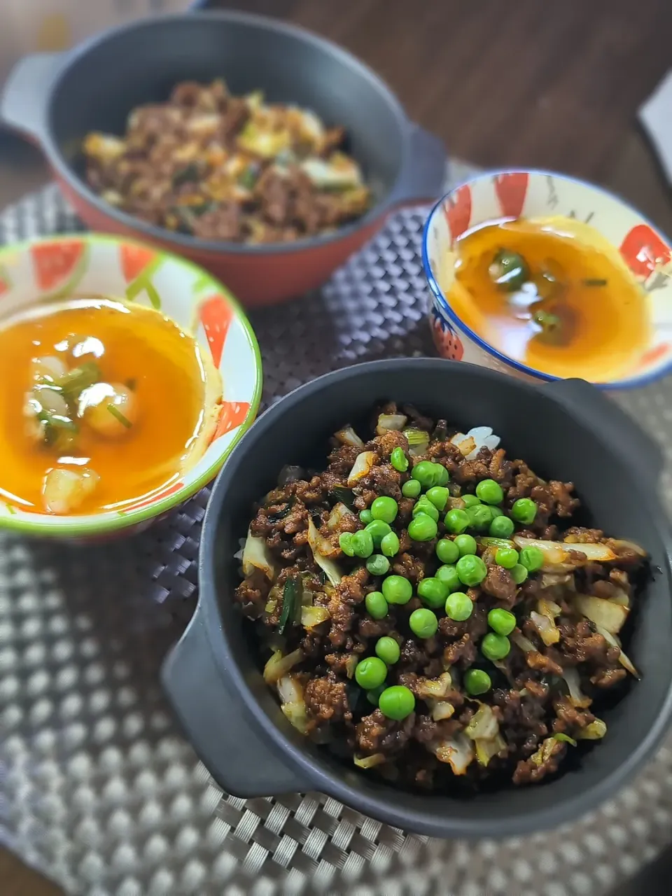 肉味噌キャベツ丼＆卵豆腐|テケテケさん