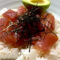 Snapdishの料理写真:マグロ漬け丼| リョウマゲさん