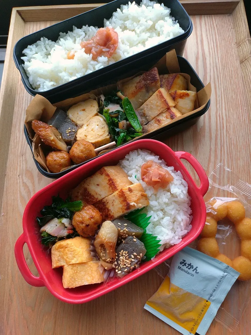 Snapdishの料理写真:夫と娘のお弁当

カジキの塩麹生姜焼き
ほうれん草ベーコン炒め
こんにゃくとちくわのめんつゆ炒め
卵焼き
鶏つくね串（冷食）|みわさん