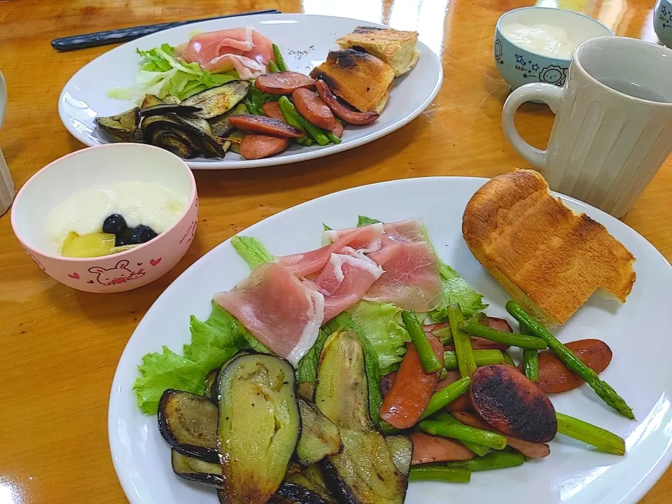 Snapdishの料理写真:別荘の朝食|楠川美江さん