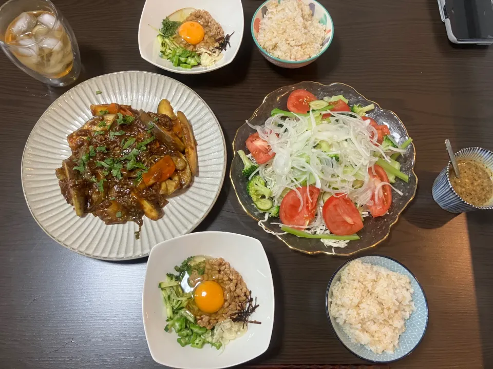 Snapdishの料理写真:⚫︎麻婆茄子
⚫︎有り合わせサラダ 手作りゴマドレッシング
⚫︎納豆卵
⚫︎玄米50%ライス|tatsuponさん