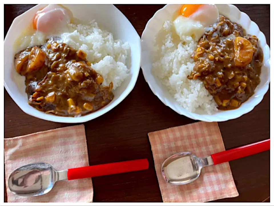 金曜日はカレー🍛の日 我が家の手作りカレー🍛in温玉🥚|ワイントンさん