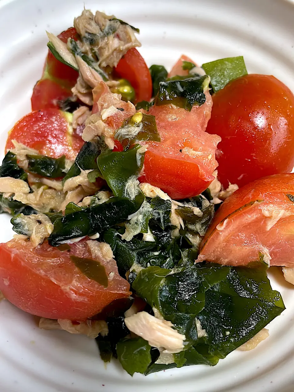 トマト🍅とワカメの中華風サラダ🥗|さっちーさん