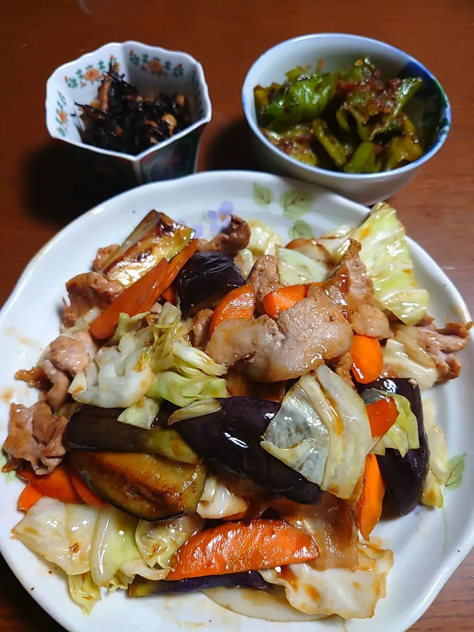 豚肉のオイスター炒め
万願寺唐辛子の煮浸し
ひじき煮|ぱやさん