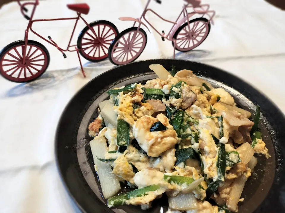 cherry🍒さんの料理 豚こまと豆腐、長芋、ニラ玉炒め|みよぱさん