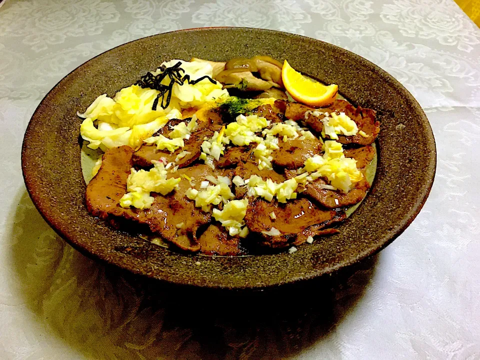 牛タンとろろ丼|ももさん