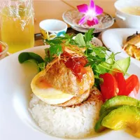 Snapdishの料理写真:ロコモコ丼　鰆のスパイシー香味焼き　　　　　　　　ココナッツコーヒーゼリー|トモロヲさん