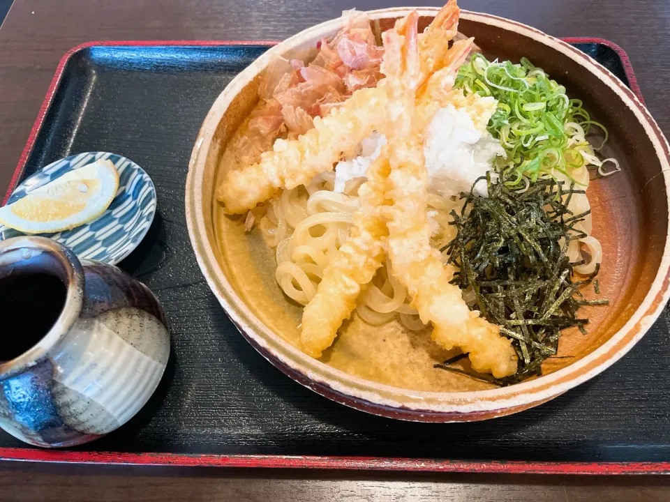 大地のうどん海老天ぶっかけ|にょきさん