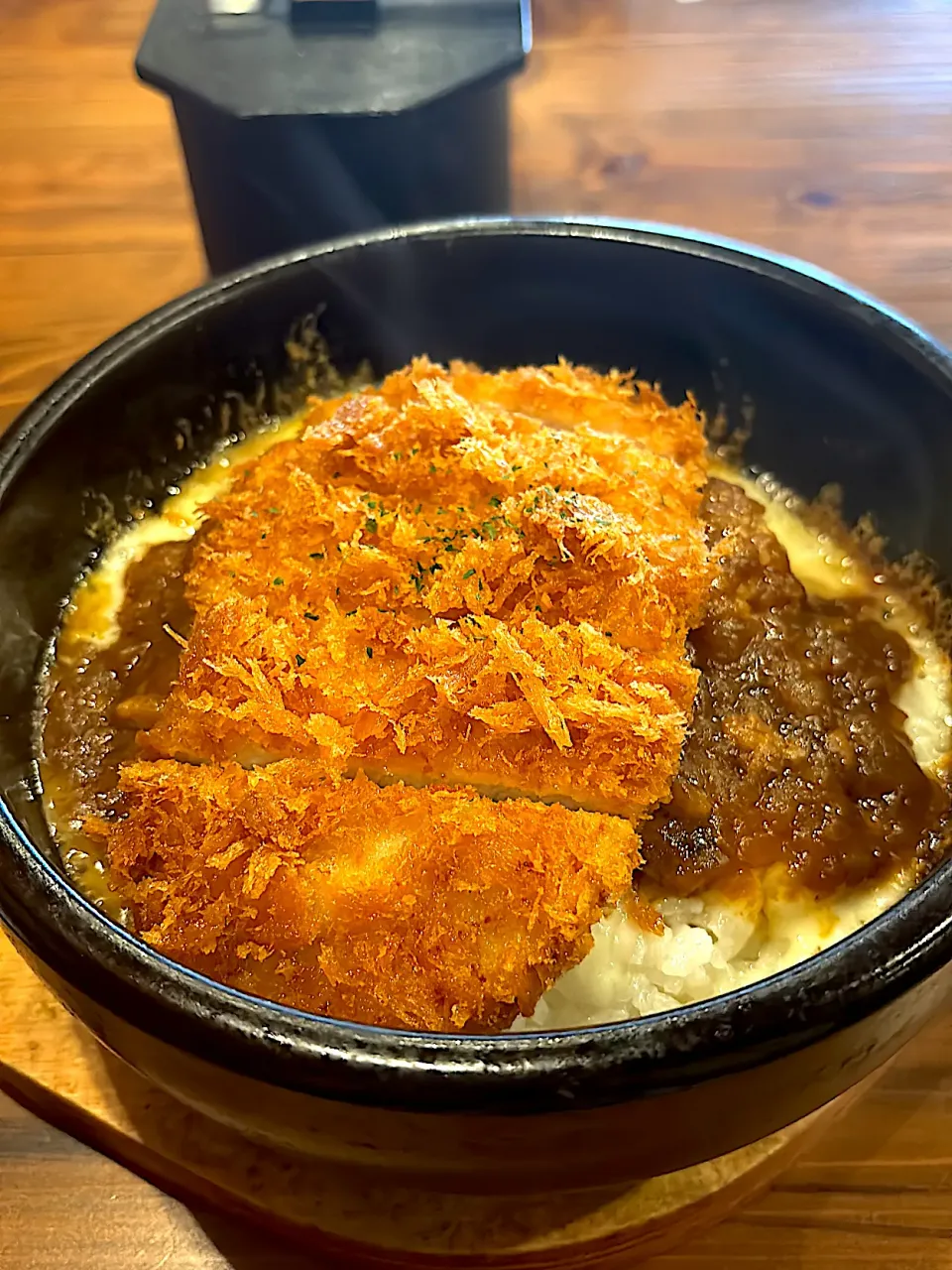 Snapdishの料理写真:札幌特濃カレー 石焼トンカツチーズカレー|ツネキチさん