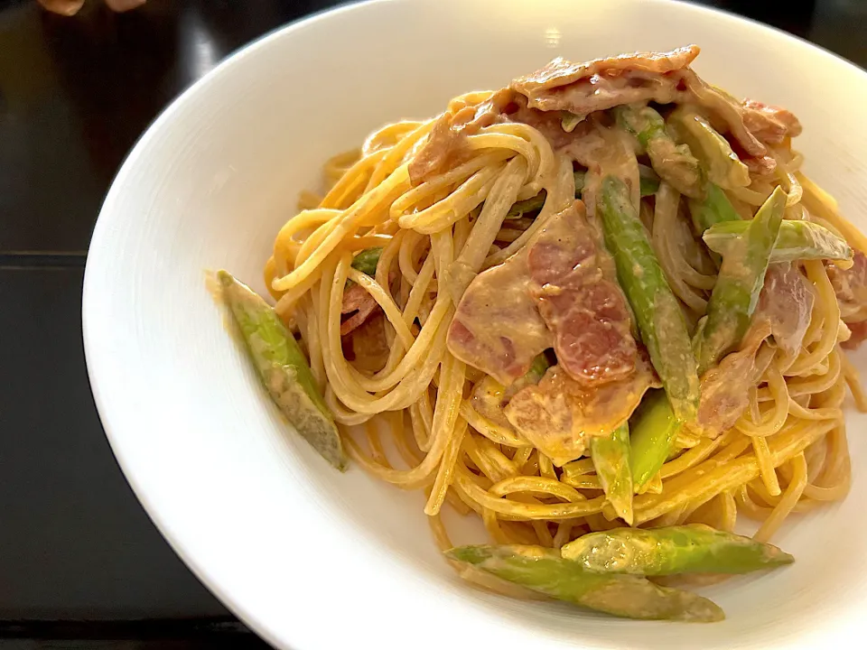 アスパラとベーコンの醤油マヨパスタ|ハルさん