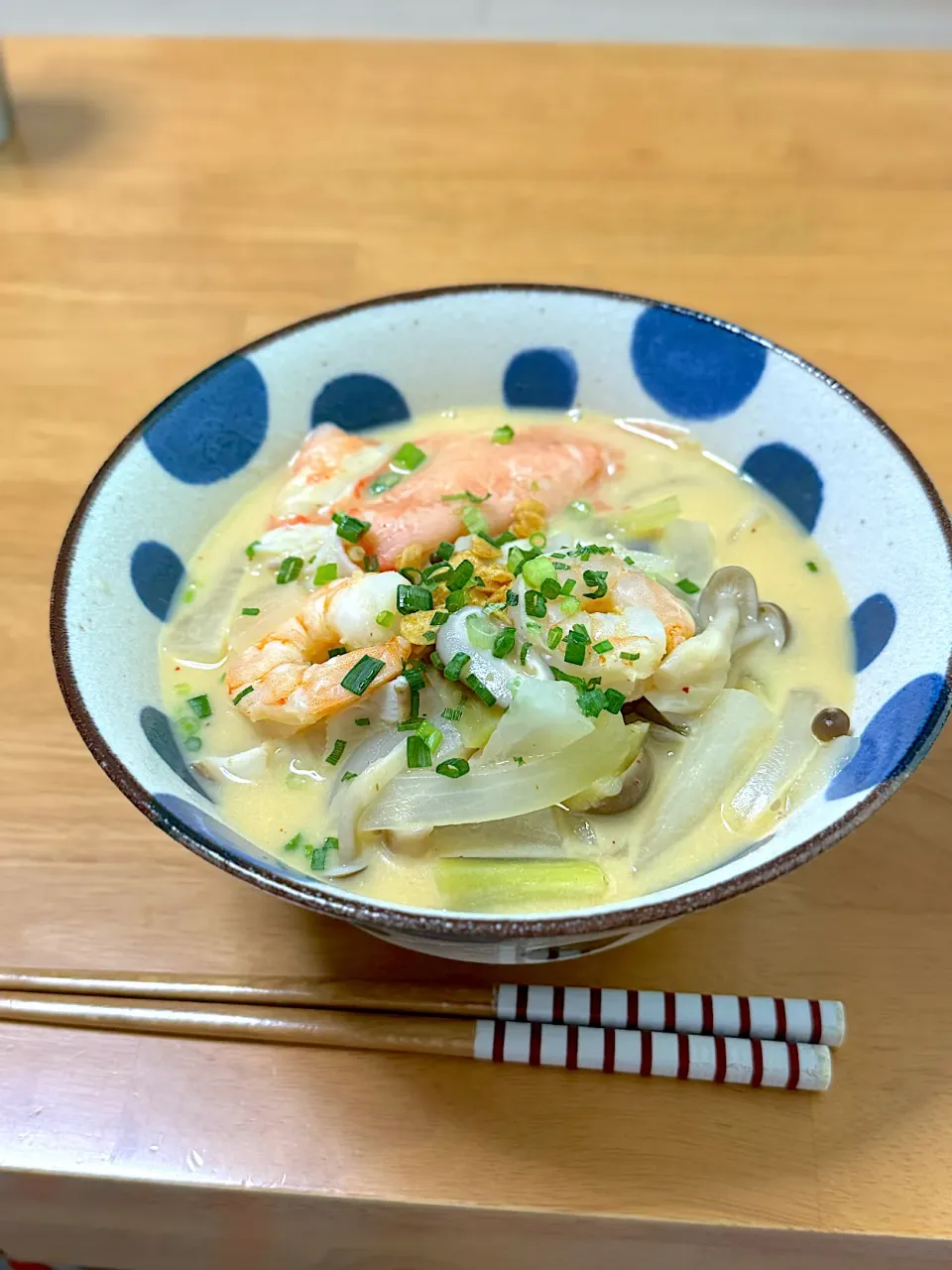 ロイタイトムヤンスープでトムラムラーメン！|ツナコさん