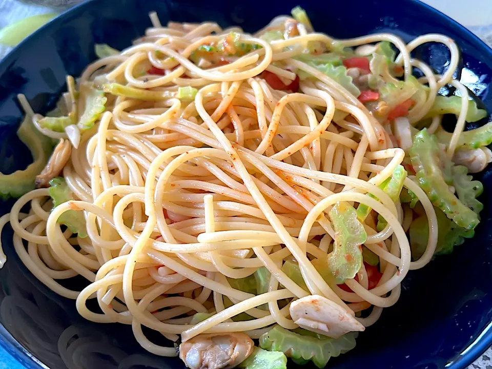 ゴーヤとアサリとトマトのパスタ🍝|Sachyさん