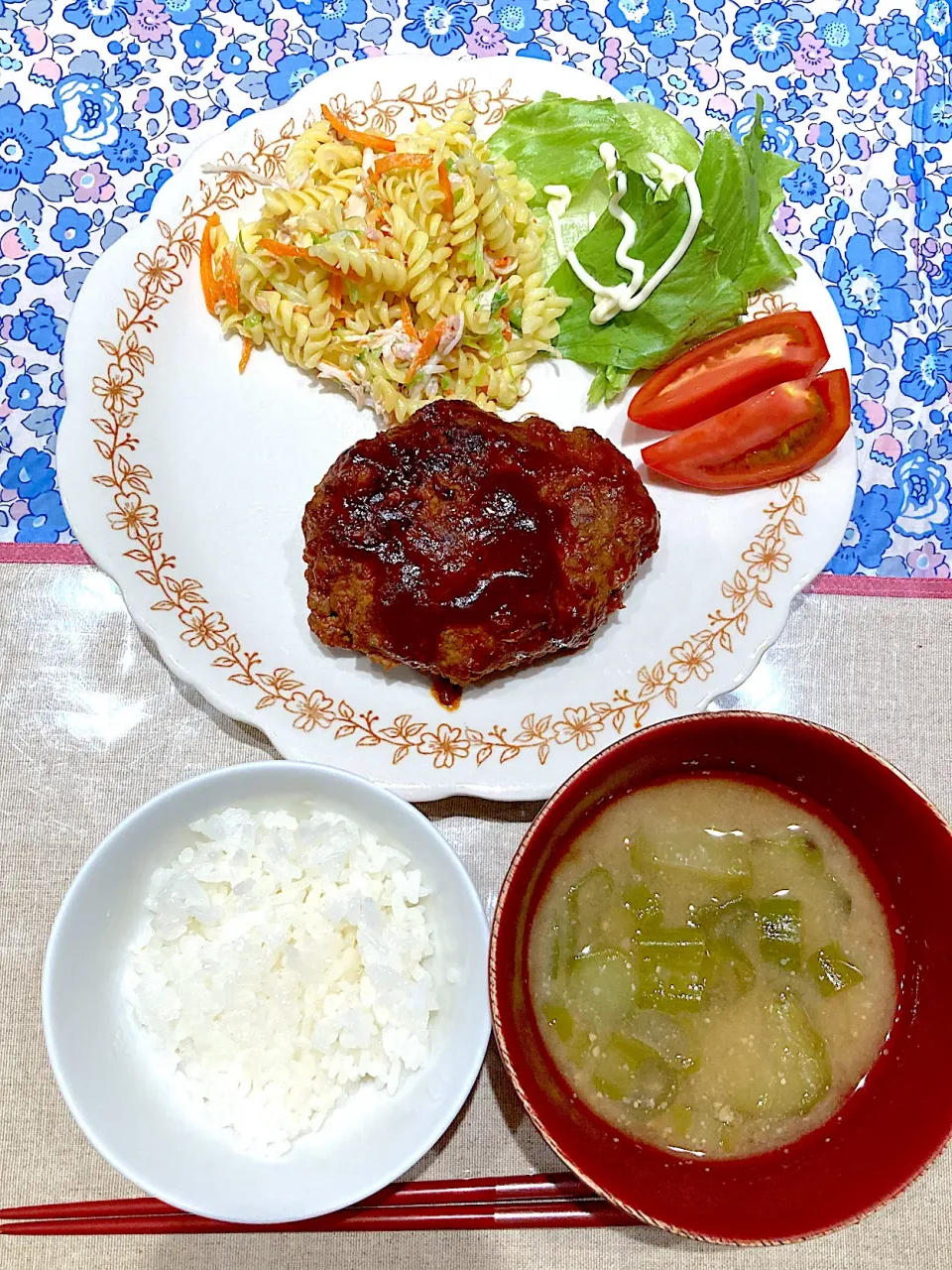 ハンバーグとマカロニサラダ|おしゃべり献立さん