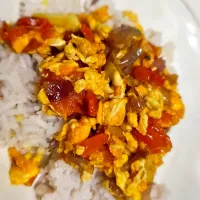 nasi panas dengan sambal telur orak arik memang nggak pernah salah, rasanya pengen nambah nasi terus 😭|Susanさん