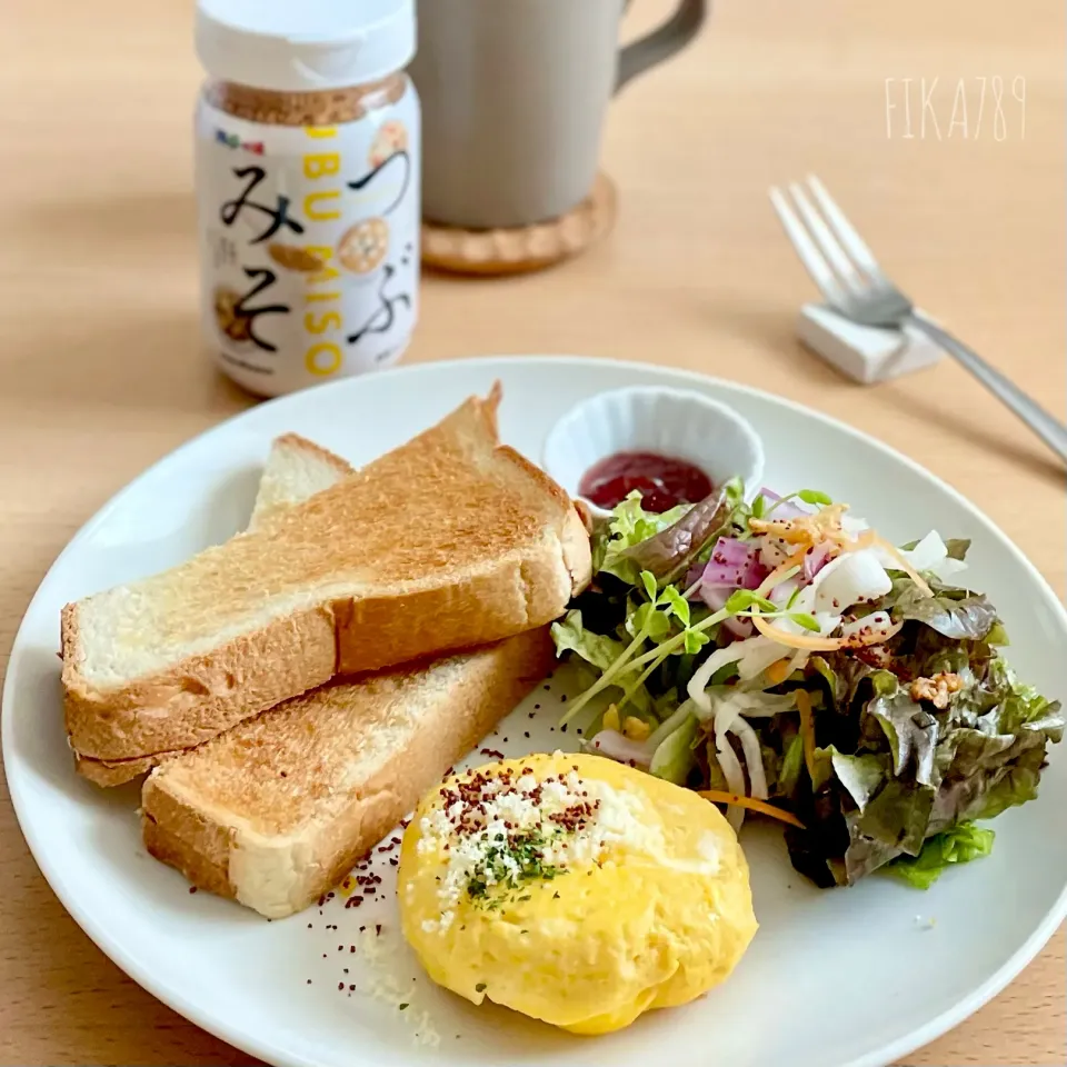 レンジでカンタン まんまるオムレツ|FIKA789さん