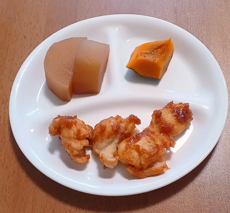 大根の煮物
かぼちゃ
鶏肩小肉のガーリック甘味噌炒め
ご飯🍚|ナナさん