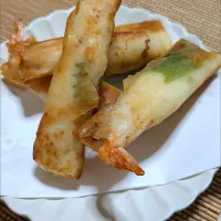 Snapdishの料理写真:サミカさんの料理 海老とチーズの春巻き