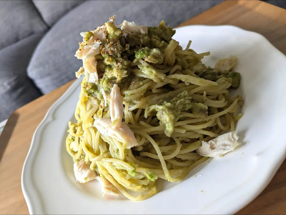 ササミとアボカド🥑のパスタ|しあるさん