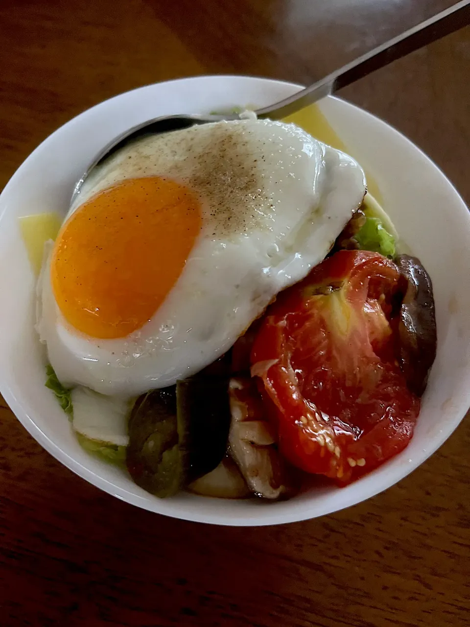 Snapdishの料理写真:自炊　肉味噌野菜のっけ丼|みんさん