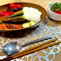 夏野菜カレーと丸ごと出汁トマト|こちさん