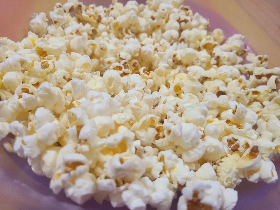 Popcorn kinda night|Marissa Bakshさん