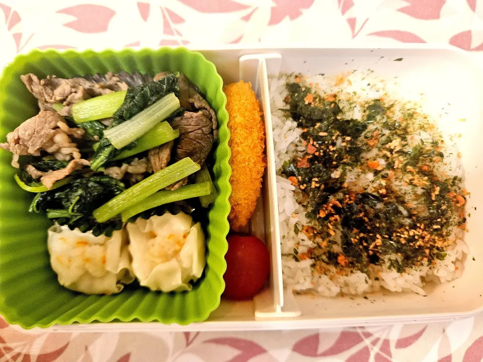 小松菜と牛肉の炒め物❤️旦那さんお弁当❤️|かおるcitronさん