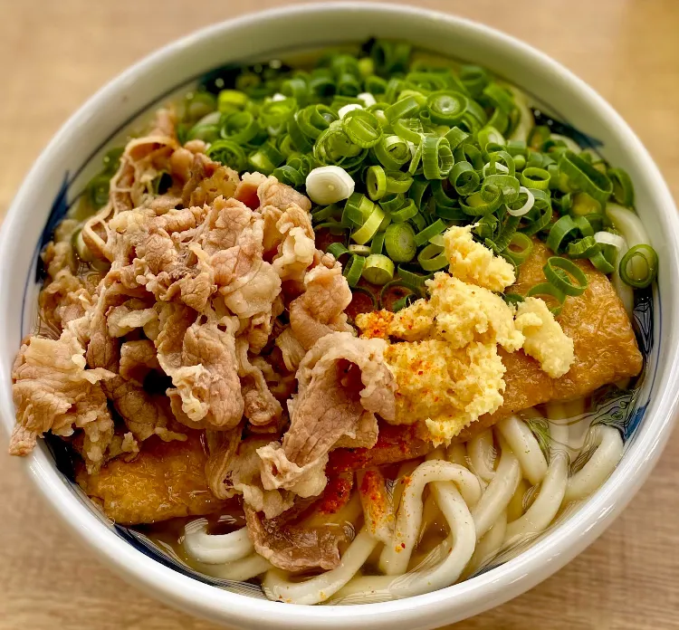 乾麺を使って
あご出汁うどん💦
汗をカキカキ昼ごはん・・|ばくあんしゃさん