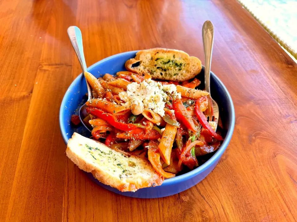 Indian Style Pasta with Toast|AN72さん