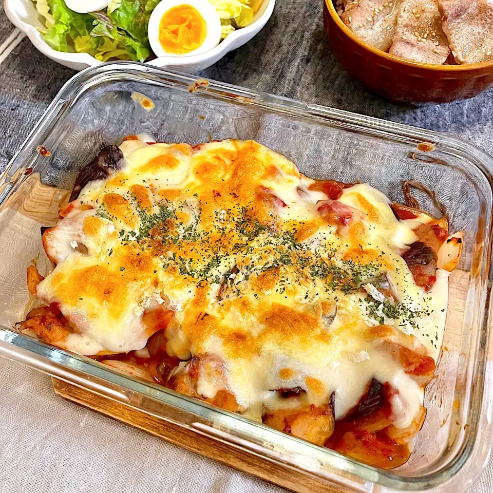 Snapdishの料理写真:ナスとサバ缶のトマトグラタン🍅|ゆずさん