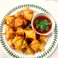 Snapdishの料理写真:Crab Rangoon|Muja Muja Retroさん