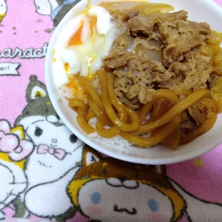 生協購入のすき家の牛すきの卵付けて。丼|m.rafuさん