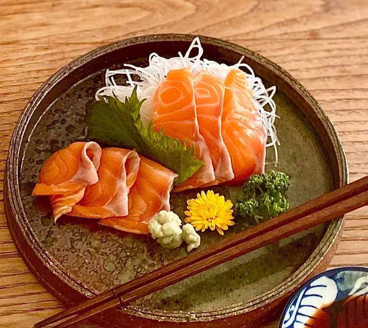 お刺身と ダバダ火振りdb晩酌💦
煮物と汁椀を添えて 晩ごはん♫|ばくあんしゃさん