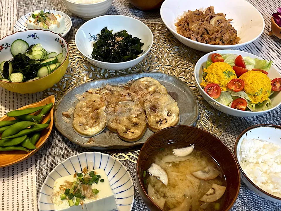 Snapdishの料理写真:白茄子の田楽（生姜ポン酢）、豚肉焼肉のタレ炒め、枝豆豆腐冷奴、生わかめ2種（油炒め、酢の物カッコ、カボチャサラダ🥗|blue_bird07さん