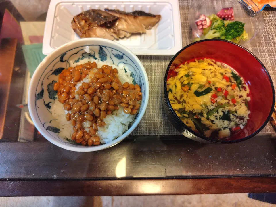 Snapdishの料理写真:焼き魚と納豆ご飯|takacさん