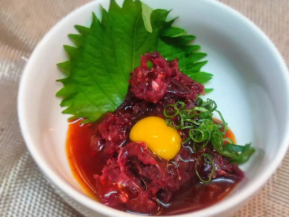 くじらのユッケ|居酒屋ちともさん