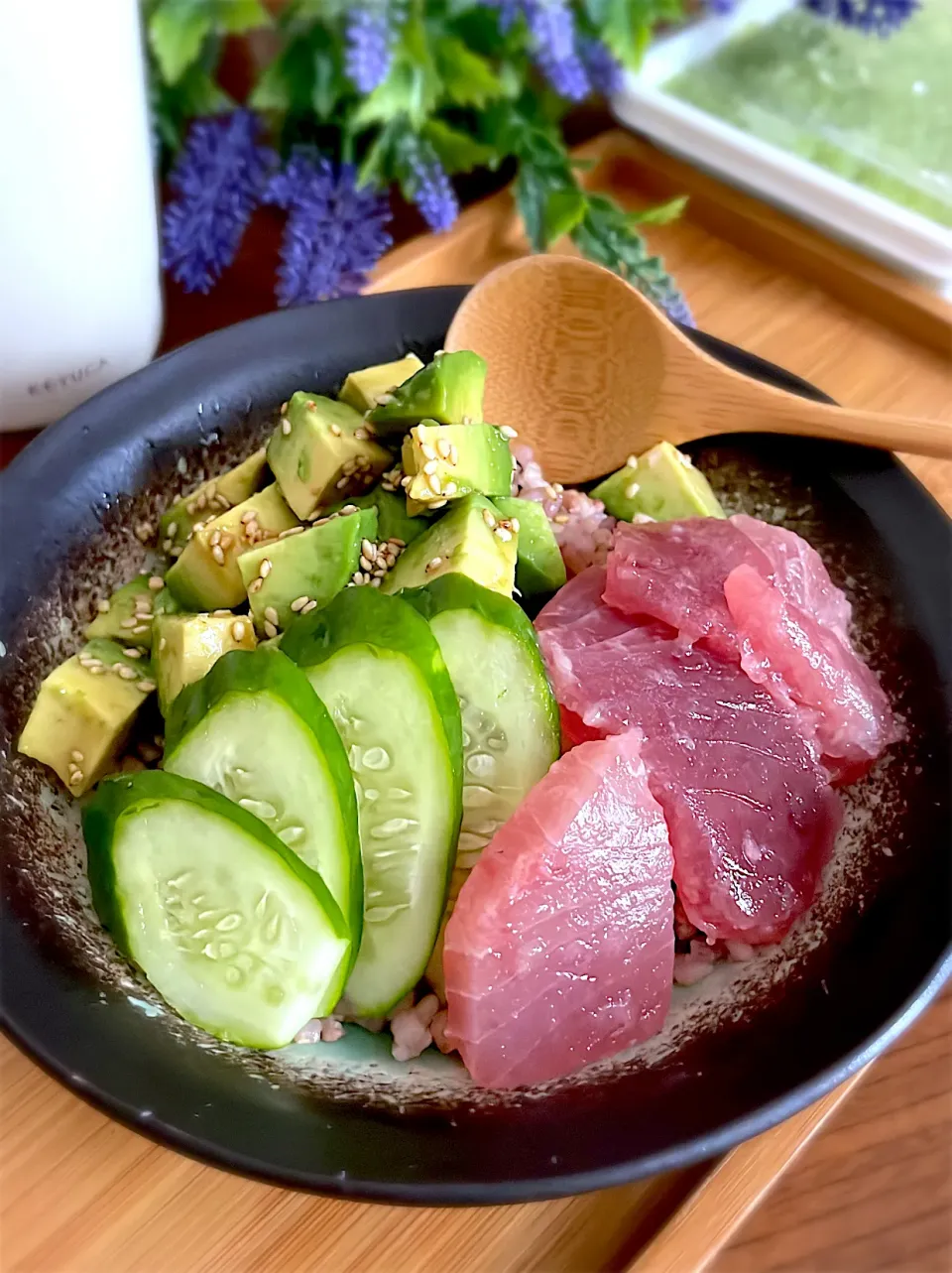 Snapdishの料理写真:鮪アボカド丼|ゆみさん