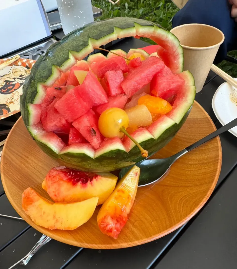 Snapdishの料理写真:スイカのフルーツバスケット🍉|みっこちゃんさん