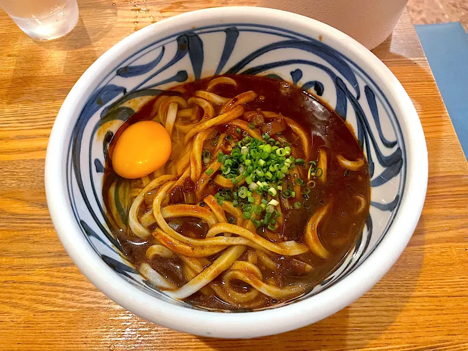 黒カレーうどん|とみさんさん