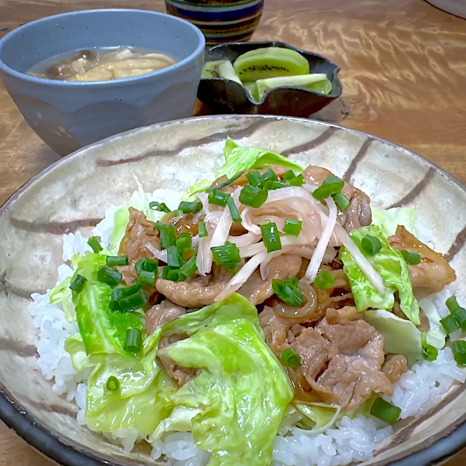 豚キャベツ丼|くまちゃんさん